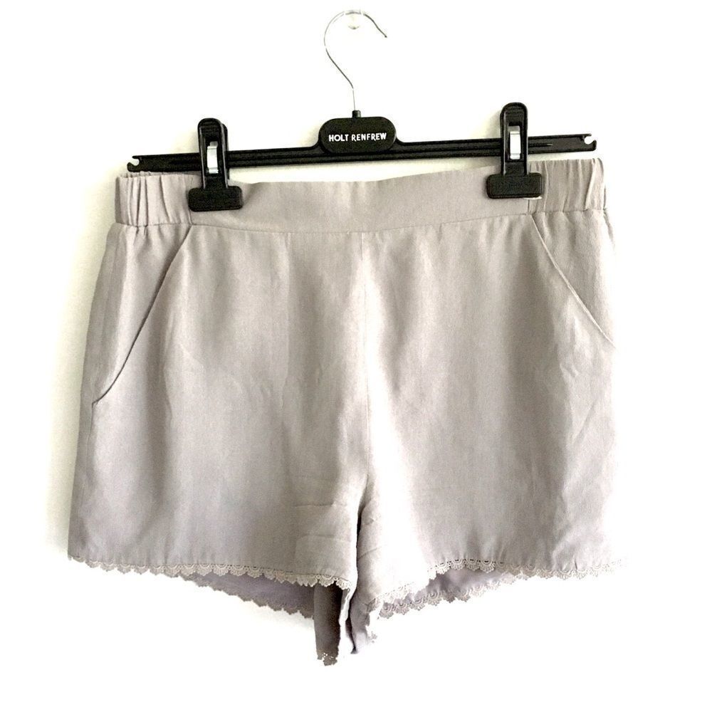 CUPCAKES AND CASHMERE High Waisted Shorts Tan S
